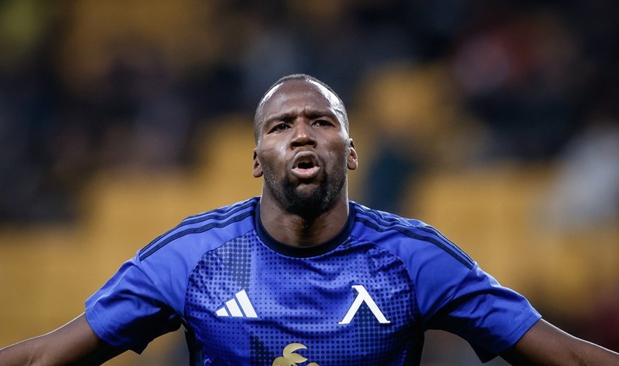 Мустафа Сангаре вероятно пропуска началото на плейофите за "Левски"