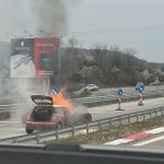 Разследват пожар на два автомобила в село Драгичево