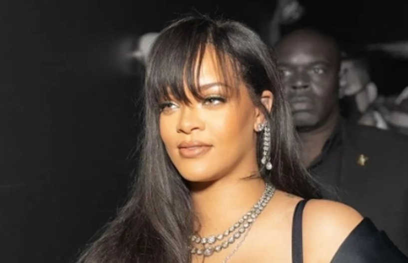 Риана стана първата жена с над 200 милиона сертифицирани продажби на сингли