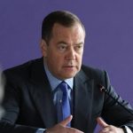 Чехия привика руския посланик Александър Змеевски заради заплахи на Дмитрий Медведев