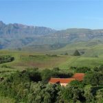 Планините предлагат подходящи условия за туризъм при променлива облачност и сняг по върховете