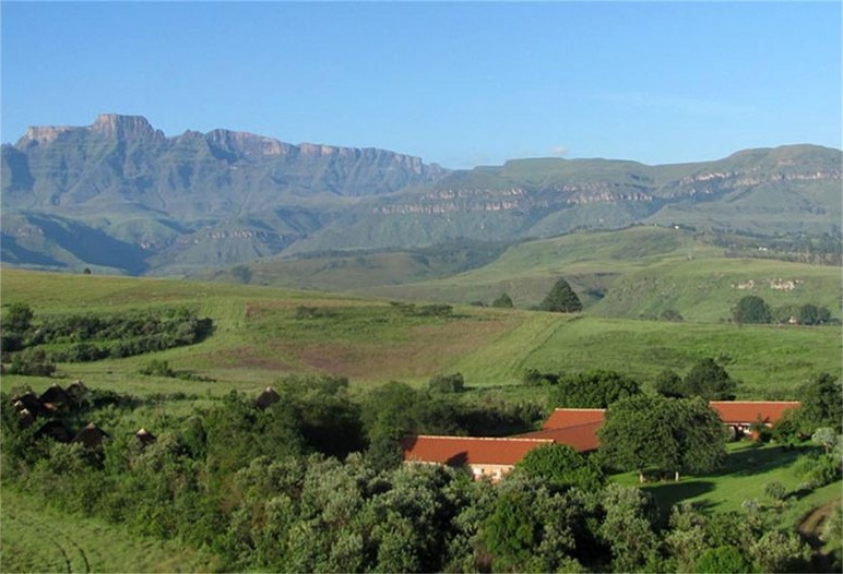 Планините предлагат подходящи условия за туризъм при променлива облачност и сняг по върховете