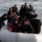 Около 900 рохинги бежанци са загинали или изчезнали при корабокрушения през 2025 г.