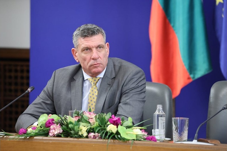 Кандев: Няма да допуснем купувачите на гласове да подменят свободния избор