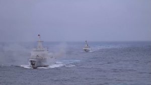 Пекин с остра реакция след преминаването на японски разрушител през Тайванския проток