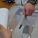 В Цариброд се образуваха опашки за гласуване, българи пристигат от границата