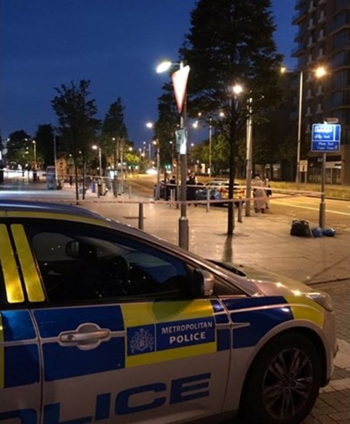 Британската полиция задържа двама души за опит за палеж на синагога в Лондон