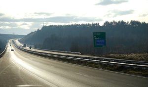 На 22 и 23 април монтират рекламни съоръжения по АМ „Струма“ в област Кюстендил