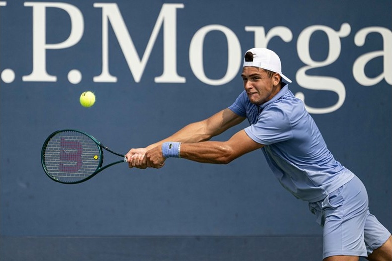 Александър Василев приключи участието си на тенис турнира в Рим