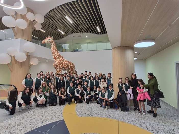 600 млади бургазлии влязоха в новата Детска болница и откриха колко е различна