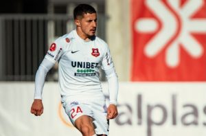 Българският полузащитник Антони Иванов напусна румънския Херманщат заради финансови проблеми