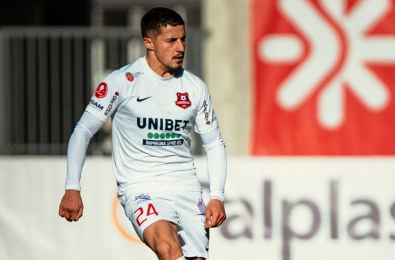 Българският полузащитник Антони Иванов напусна румънския Херманщат заради финансови проблеми