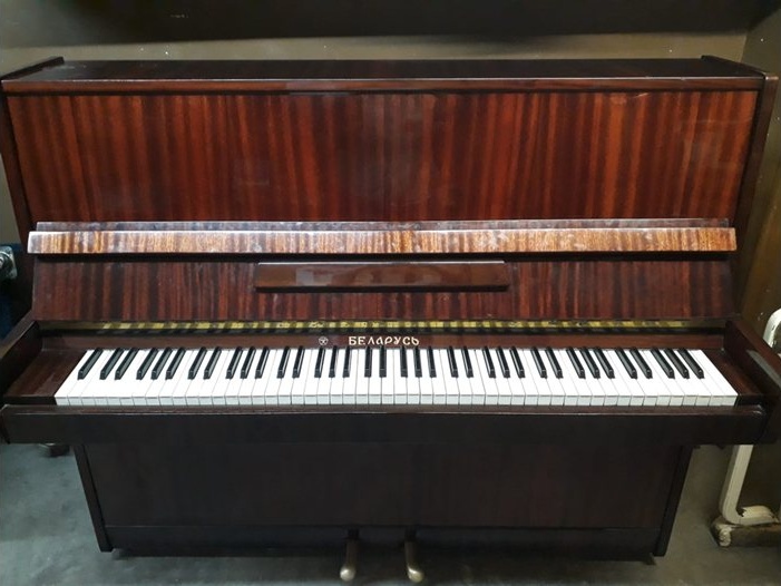 Държавната опера в Стара Загора получи две нови пиана чрез дарение