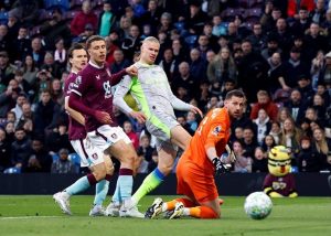 Ерлинг Холанд върна Манчестър Сити на върха във Висшата лига, драматично равенство за Лийдс без Илия Груев