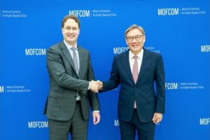 Уан Уънтао: Пекин изрази сериозна загриженост относно ограничителните мерки в търговията и икономиката на ЕС