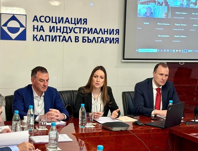 Ирина Щонова пред АИКБ: Работихме в тясна връзка с бизнеса за мерки срещу кризата