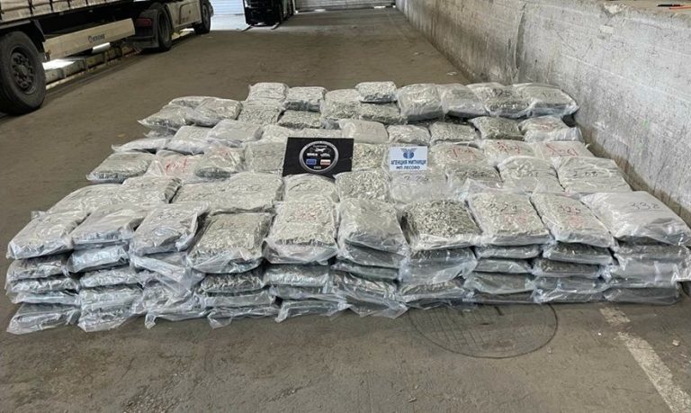 Задържаха турски гражданин за контрабанда на 363 кг марихуана през пункт "Лесово"
