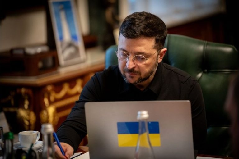 Зеленски пристигна в Саудитска Арабия за стратегически преговори с престолонаследника Зеленски пристигна в Саудитска Арабия за стратегически преговори с престолонаследника