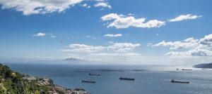 Криза в Ормузкия проток: Едва три кораба преминаха през ключовия воден път за 24 часа