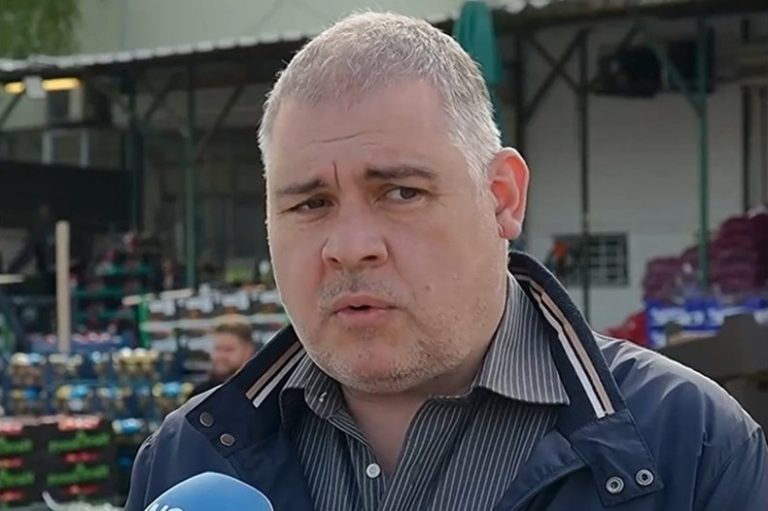 Илия Гатев: Студената пролет забавя поевтиняването на плодовете и зеленчуците Илия Гатев: Студената пролет забавя поевтиняването на плодовете и зеленчуците