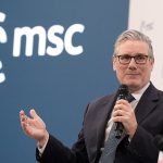 Стармър е потресен от стрелбата по време на медийна гала вечеря във Вашингтон