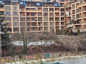 Тълковен речник за имотите в София: Сатира и реалност при цени над 2100 евро