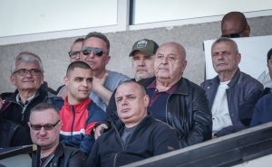 Венци Стефанов в остър конфликт с феновете при равенство на Славия с Ботев (Враца)