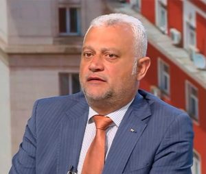 Емил Дечев: Нямаме данни Десислава Атанасова и Делян Пеевски да са пътували заедно в частен самолет