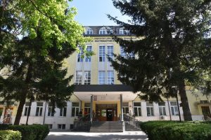 Скандал във ФМИ: Студентка обвини асистент в сексуален тормоз срещу оценки