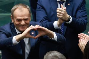 Полски свещеник и журналистът Анджей Почобут бяха освободени при размяна на затворници между Минск и Варшава