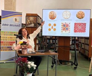 Художничката Светлана Костова разкрива тайнството на шевиците в Монтана