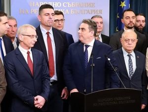 ПП-ДБ пред избор: Парламентарен съюз от две отделни групи за съхранение на опозицията