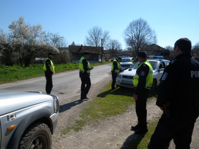 Мащабна полицейска операция в Разградско: Разкрити са списъци за купуване на гласове и големи суми пари