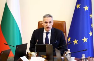 Андрей Гюров: Кабинетът защитава честния вот и спира търговията със здраве