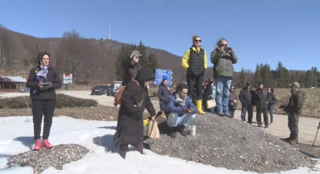 Близки на загиналите в случаите „Петрохан“ и „Околчица“ поставиха паметна плоча