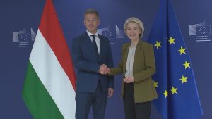 Дебют на бъдещия премиер на Унгария в Брюксел: Петер Мадяр разговаря с Урсула фон дер Лайен и Антонио Коща