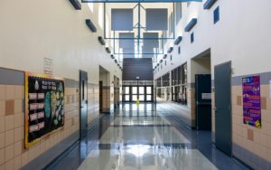 Десетки училища и търговски центрове в Загреб бяха евакуирани заради бомбени заплахи