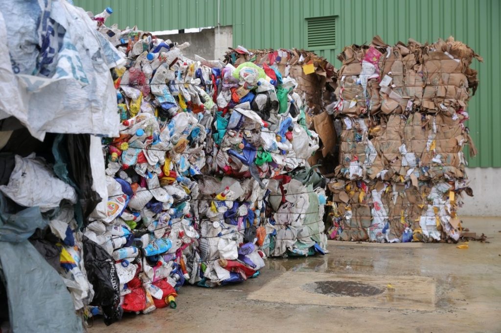 ЕС затяга контрола върху превоза на отпадъци с нова дигитална система от 2026 г.