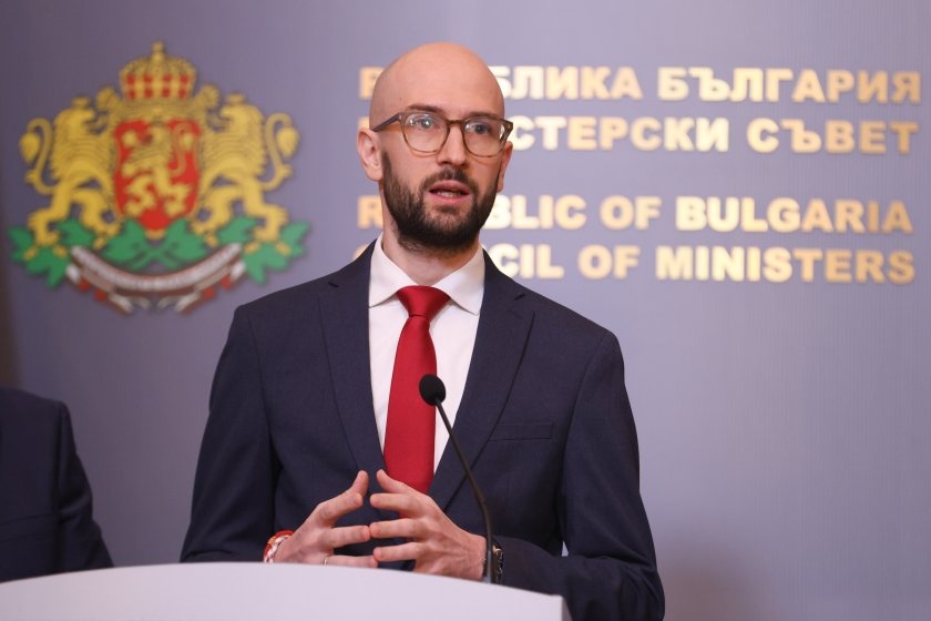 Финансовият министър Георги Клисурски прогнозира спад на цените на горивата у нас