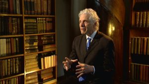 Хората обичат истории за герои и злодеи: Професор Стивън Пинкър за рационалността и институциите