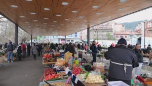 Пътят на продукцията: Как цената на плодовете и зеленчуците скача четирикратно до магазина