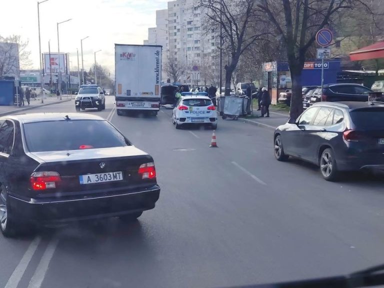 Камион прегази жена на улица "Щросмайер" в София