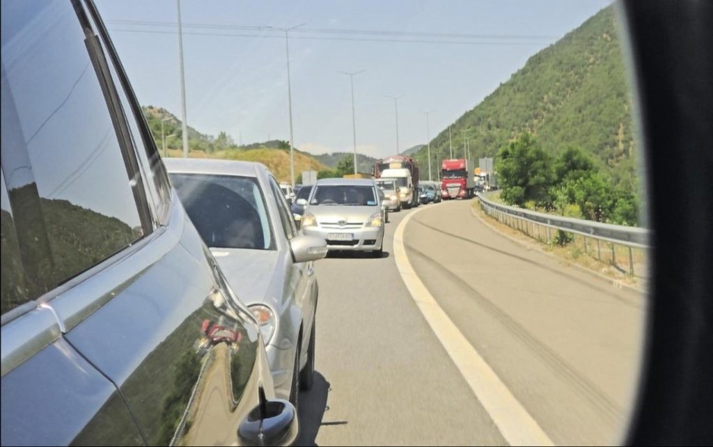 Тежка катастрофа и огромен трафик блокираха АМ Тракия в посока Пловдив