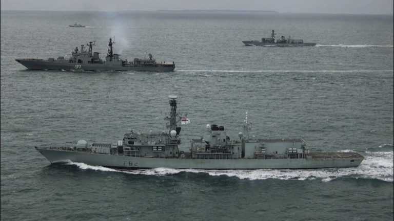 Лондон за руска операция: Три подводници са действали над кабели край острова Лондон за руска операция: Три подводници са действали над кабели край острова