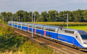 Машинист загина, десетки са ранени при тежък жп инцидент в Северна Франция