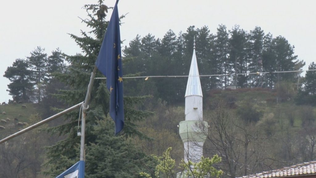 Няма извънредни автобуси от Турция към Кърджали, но редовните са препълнени за вота