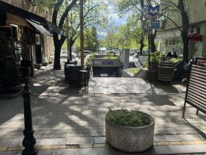 Обезопасиха района на Орлов мост след падането на кола в подлеза