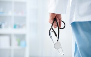 Критичен риск за общинските болници: Д-р Неделчо Тотев предупреждава за разпад на здравната система