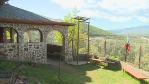 Откраднаха камбаната на скалния параклис край петричкото село Генерал Тодоров