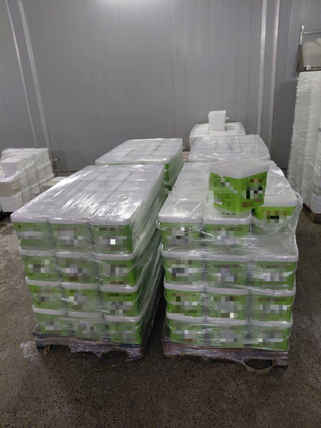 БАБХ конфискува над 3,3 тона опасни храни в Бургас и черноморските курорти